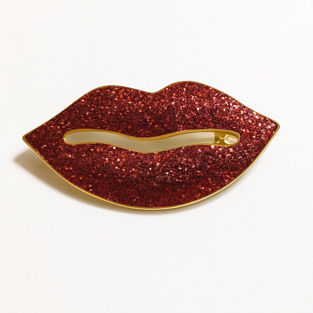 Sparkly Red Lips Brooch Pin – Glitter Enamel Gold Tone Statement Jewelry